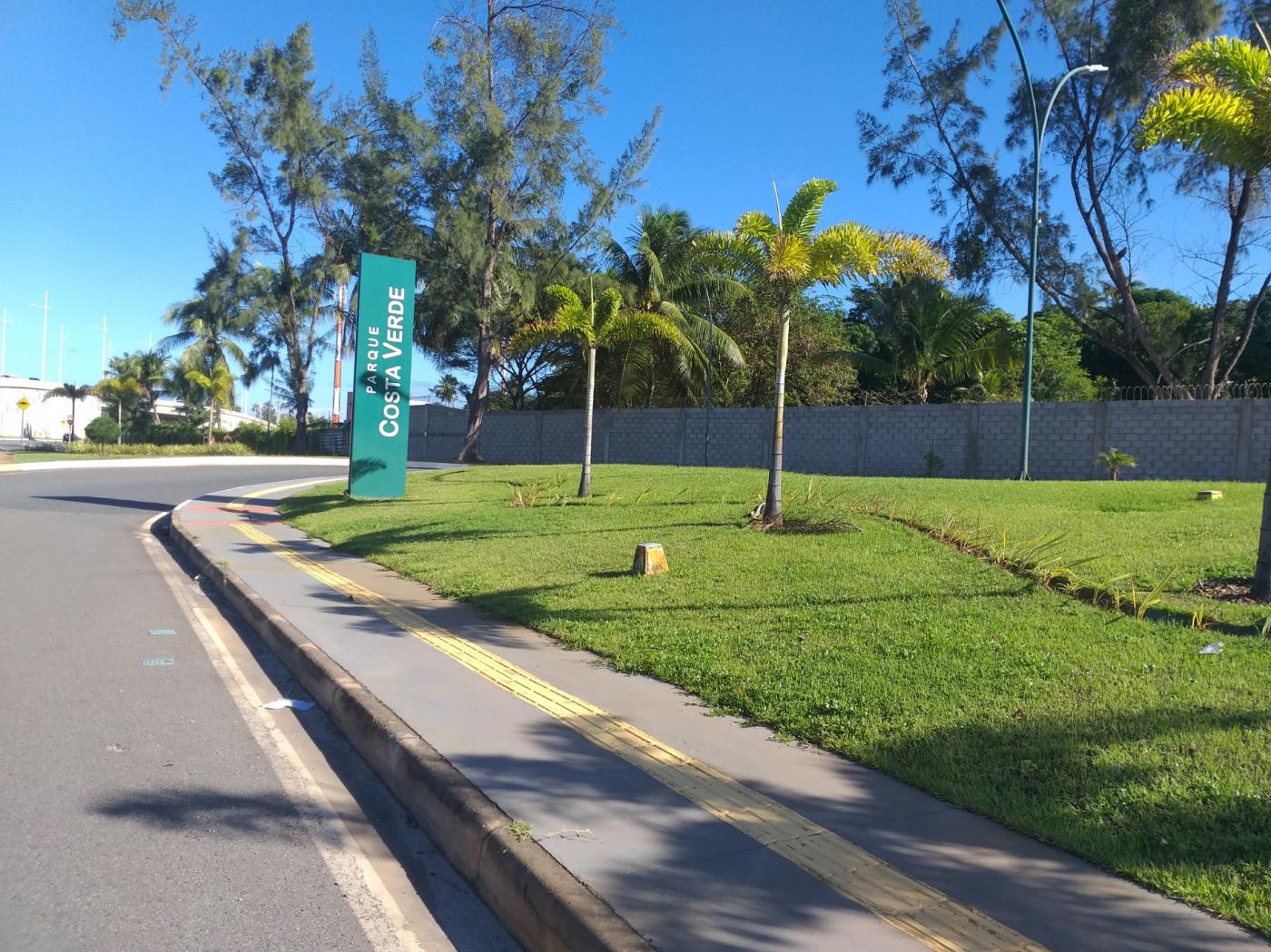 Terreno à venda com 684m² de terreno no Piatã, Salvador — foto principal